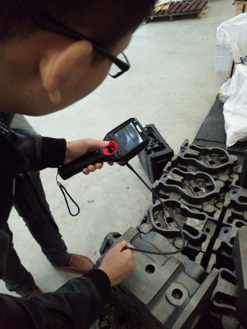 工業(yè)內(nèi)窺鏡檢查汽車燃氣系統(tǒng)