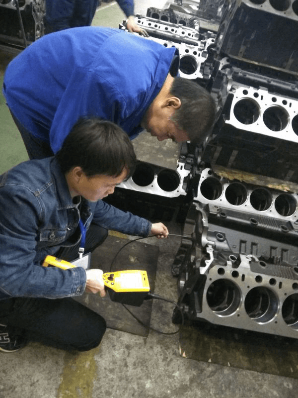 古安泰在某汽車零部件公司現(xiàn)場(chǎng)演示情況