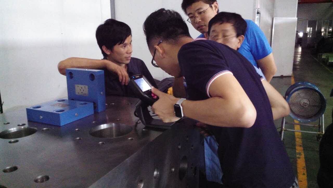 工業(yè)內(nèi)窺鏡檢測(cè)液壓器