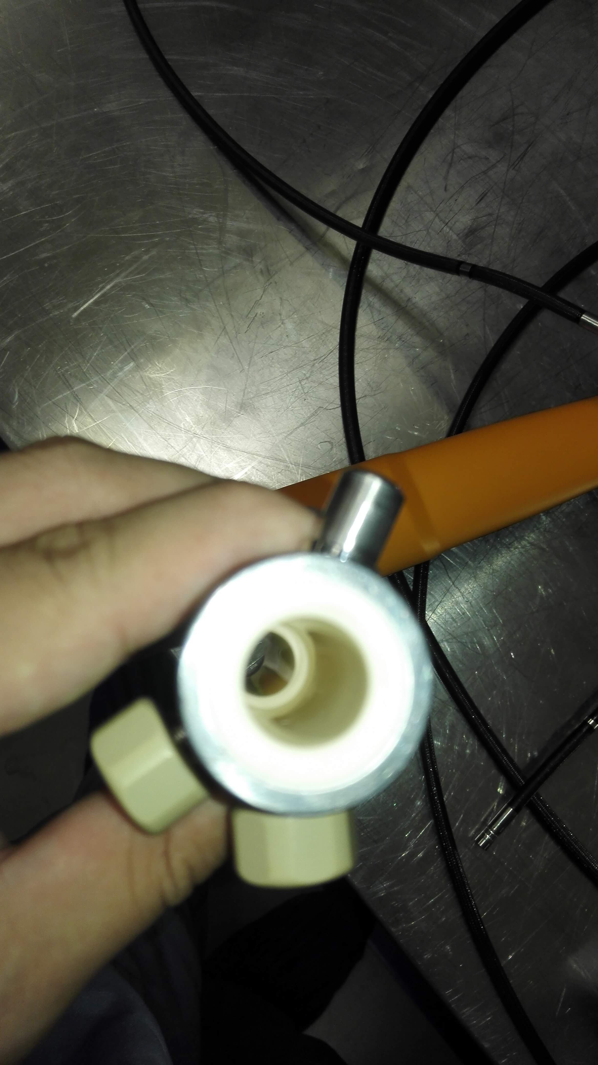 用工業(yè)內(nèi)窺鏡對醫(yī)用胰島素的管道進(jìn)行檢測